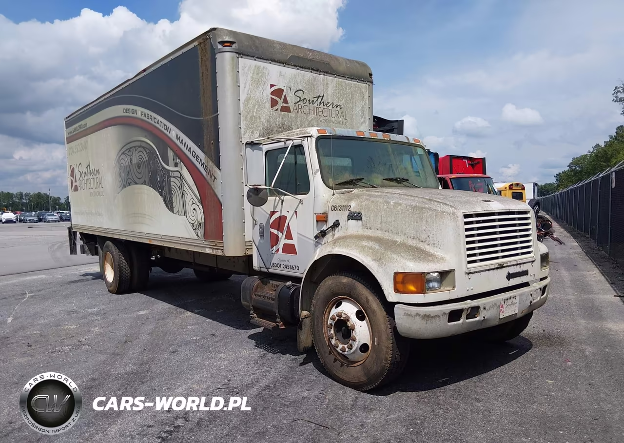 2001 International 4000 4700