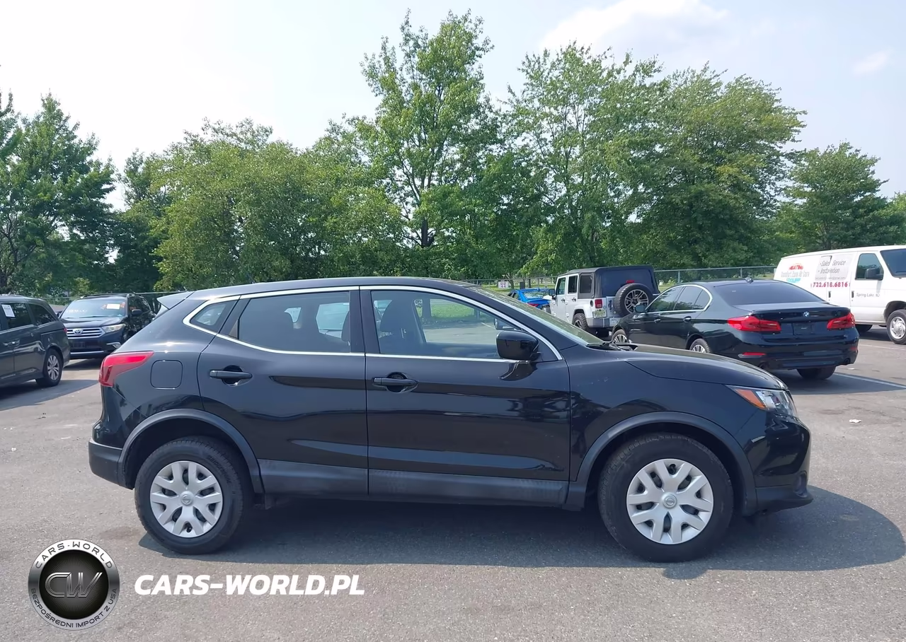 2018 Nissan Rogue Sport S VIN:JN1BJ1CP5JW180212 - 13