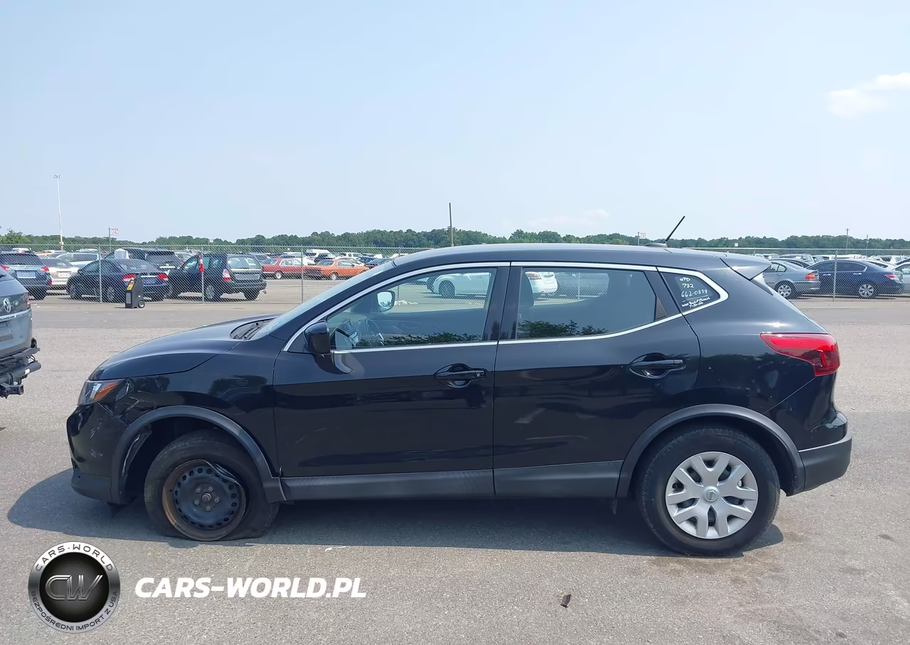 2018 Nissan Rogue Sport S VIN:JN1BJ1CP5JW180212 - 14