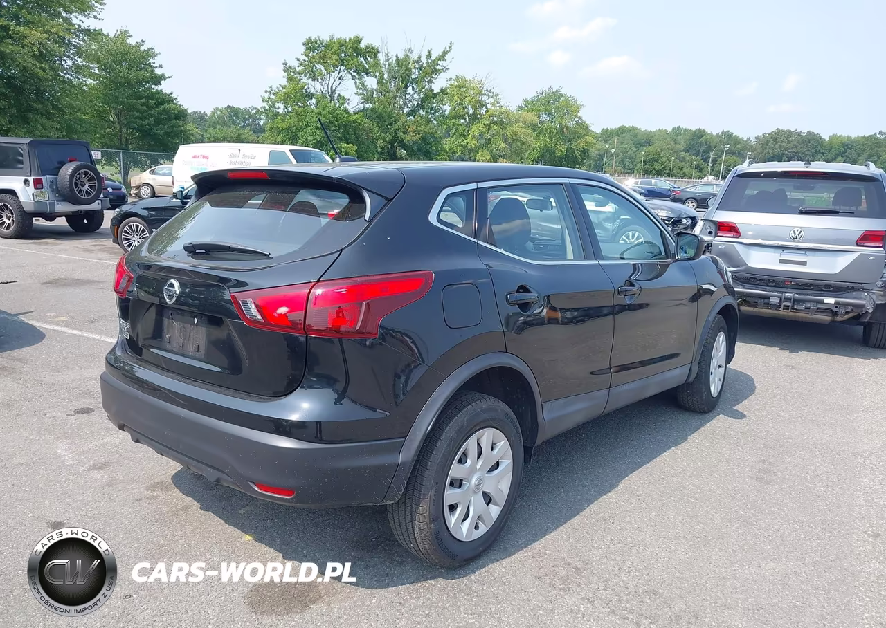 2018 Nissan Rogue Sport S VIN:JN1BJ1CP5JW180212 - 4