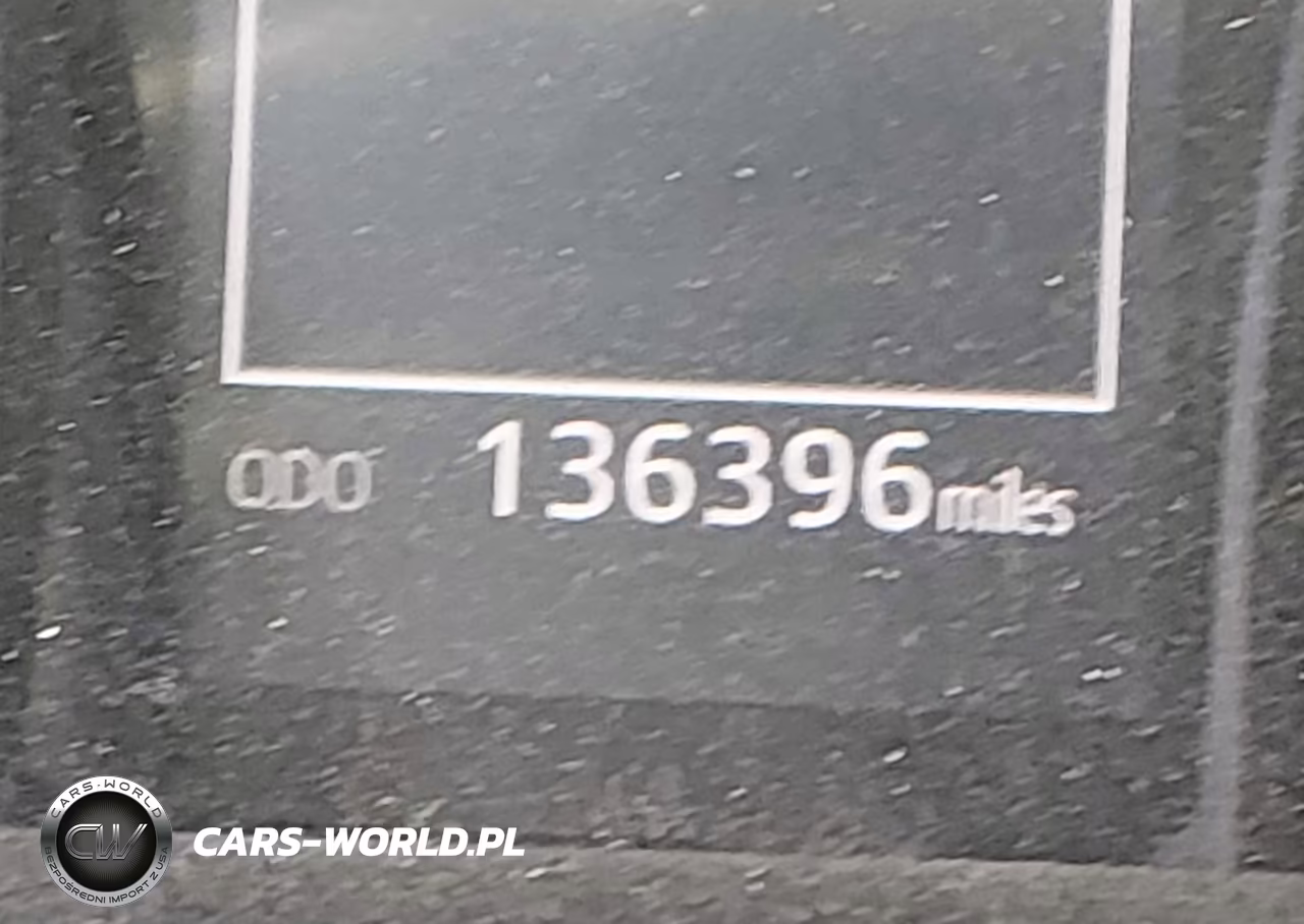 2018 Toyota Camry Le VIN:4T1B11HK8JU615113 - 16