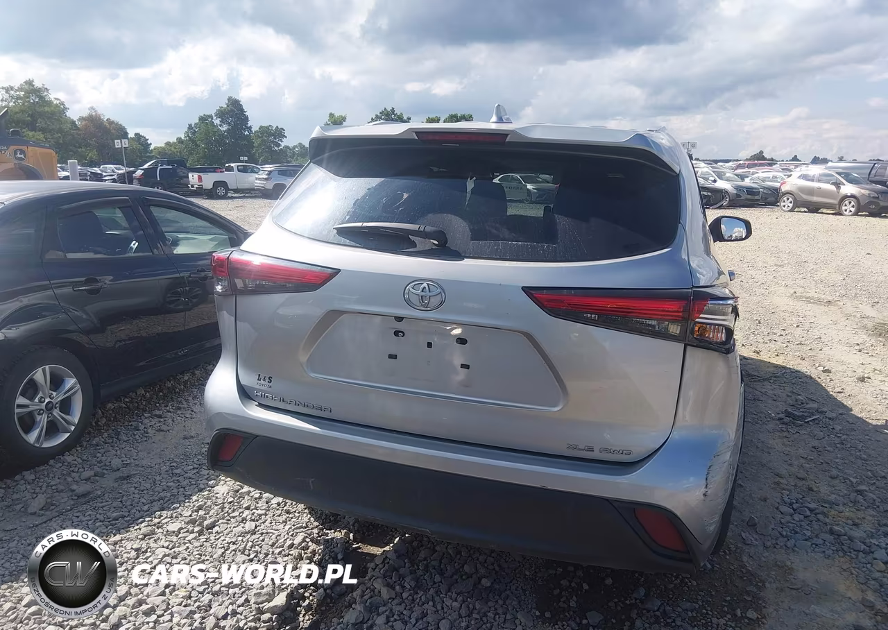 2022 Toyota Highlander Xle VIN:5TDGZRBHXNS575402 - 17