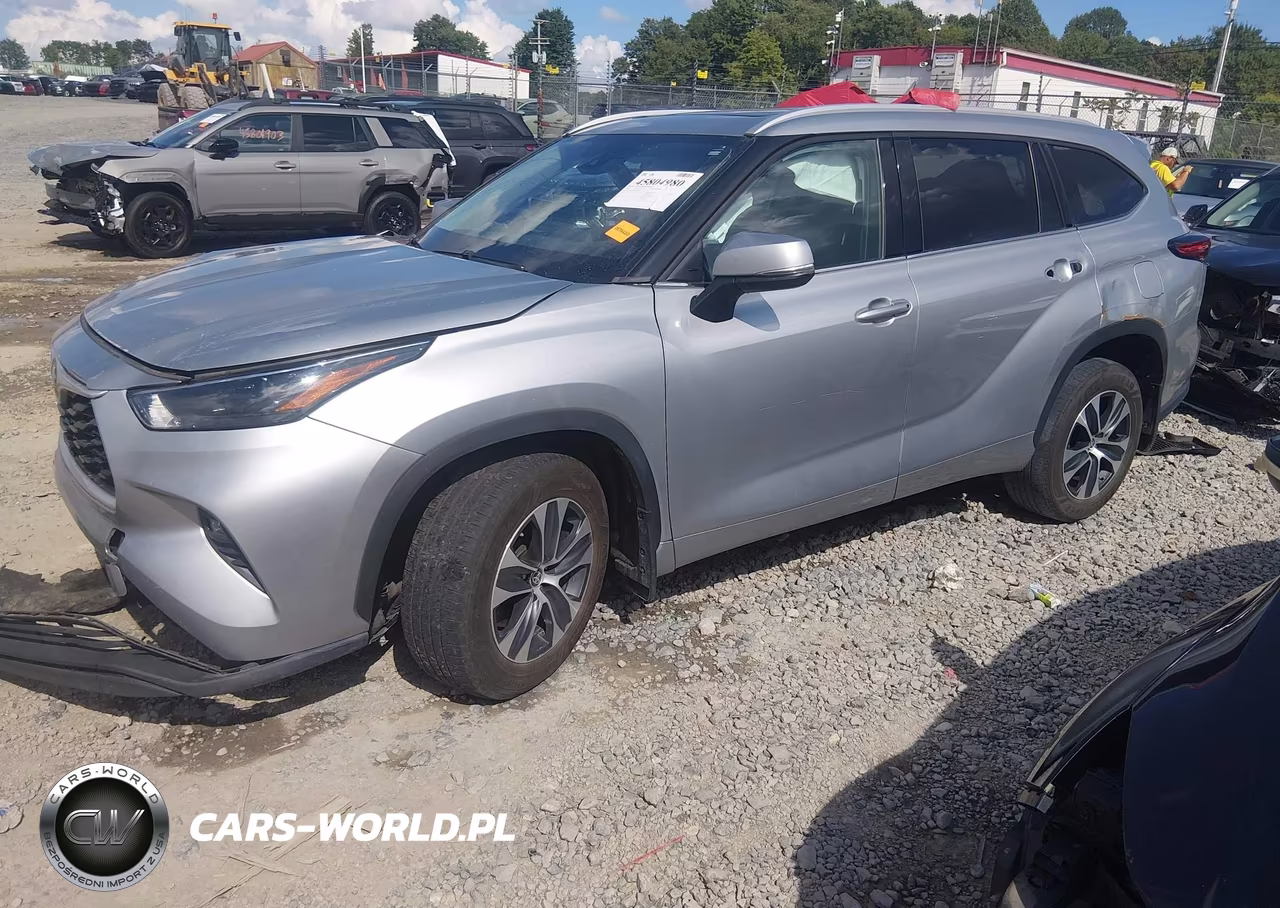 2022 Toyota Highlander Xle VIN:5TDGZRBHXNS575402 - 2