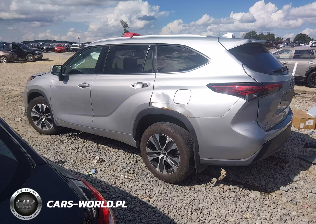 2022 Toyota Highlander Xle VIN:5TDGZRBHXNS575402 - 3