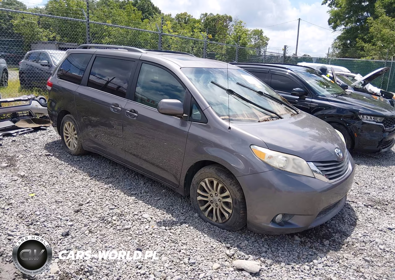 2011 Toyota Sienna Xle V6 – zdjęcie 1 z 17