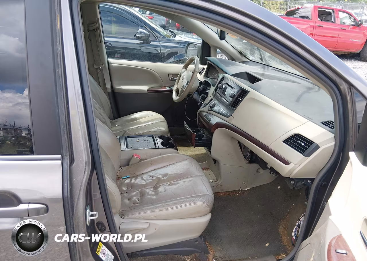 2011 Toyota Sienna Xle V6 VIN:5TDYK3DC2BS171707 - 5