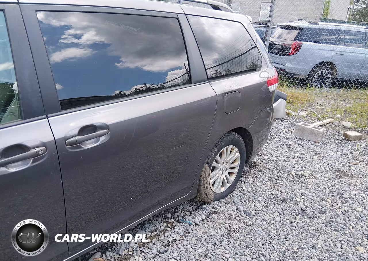 2011 Toyota Sienna Xle V6 VIN:5TDYK3DC2BS171707 - 6