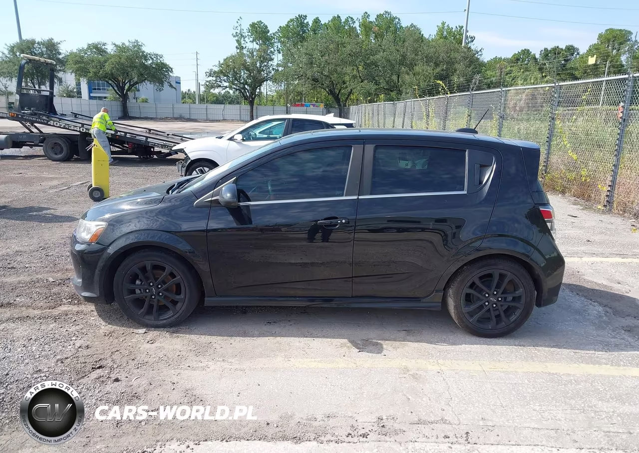 2018 Chevrolet Sonic Lt Auto VIN:1G1JD6SB9J4120070 - 14