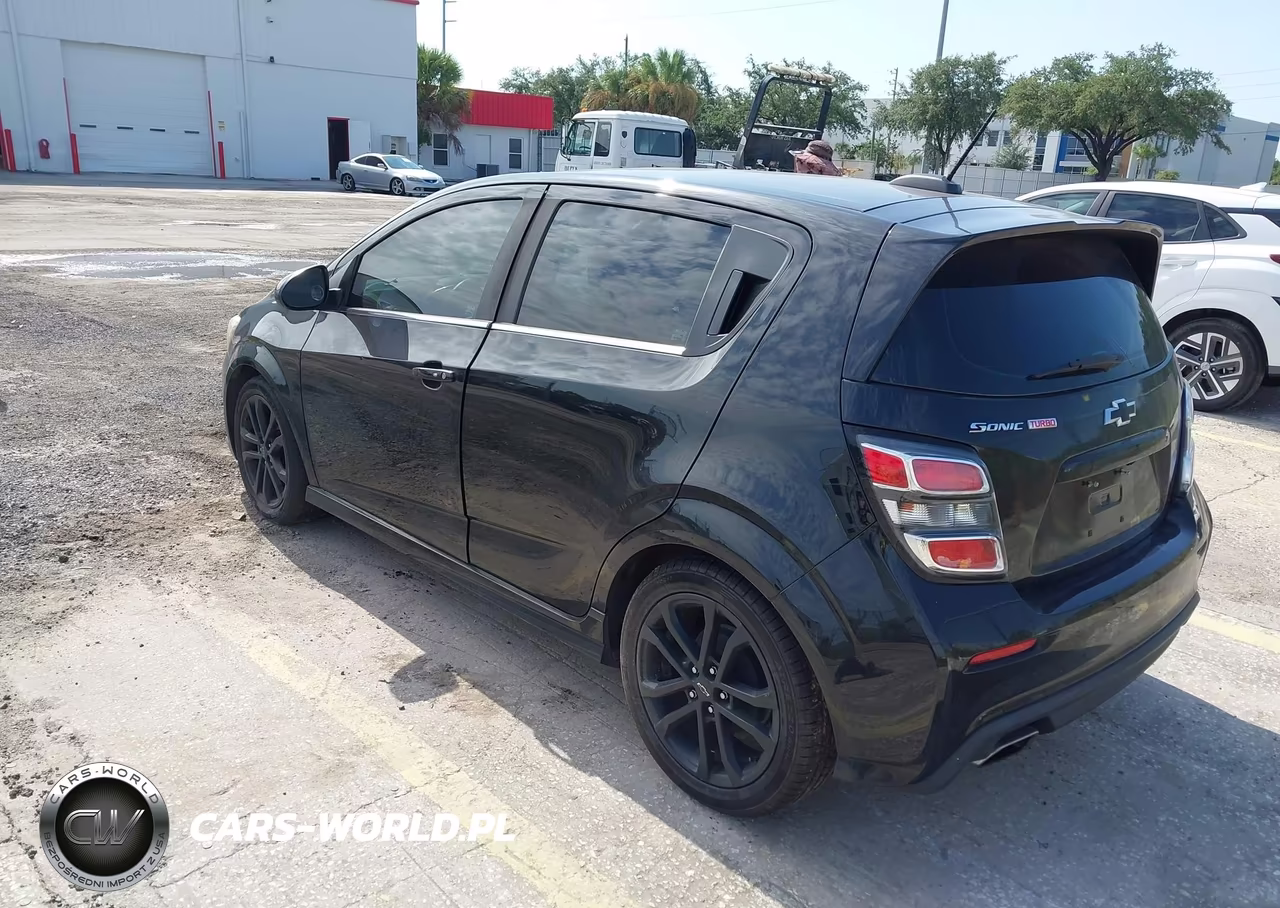 2018 Chevrolet Sonic Lt Auto VIN:1G1JD6SB9J4120070 - 3