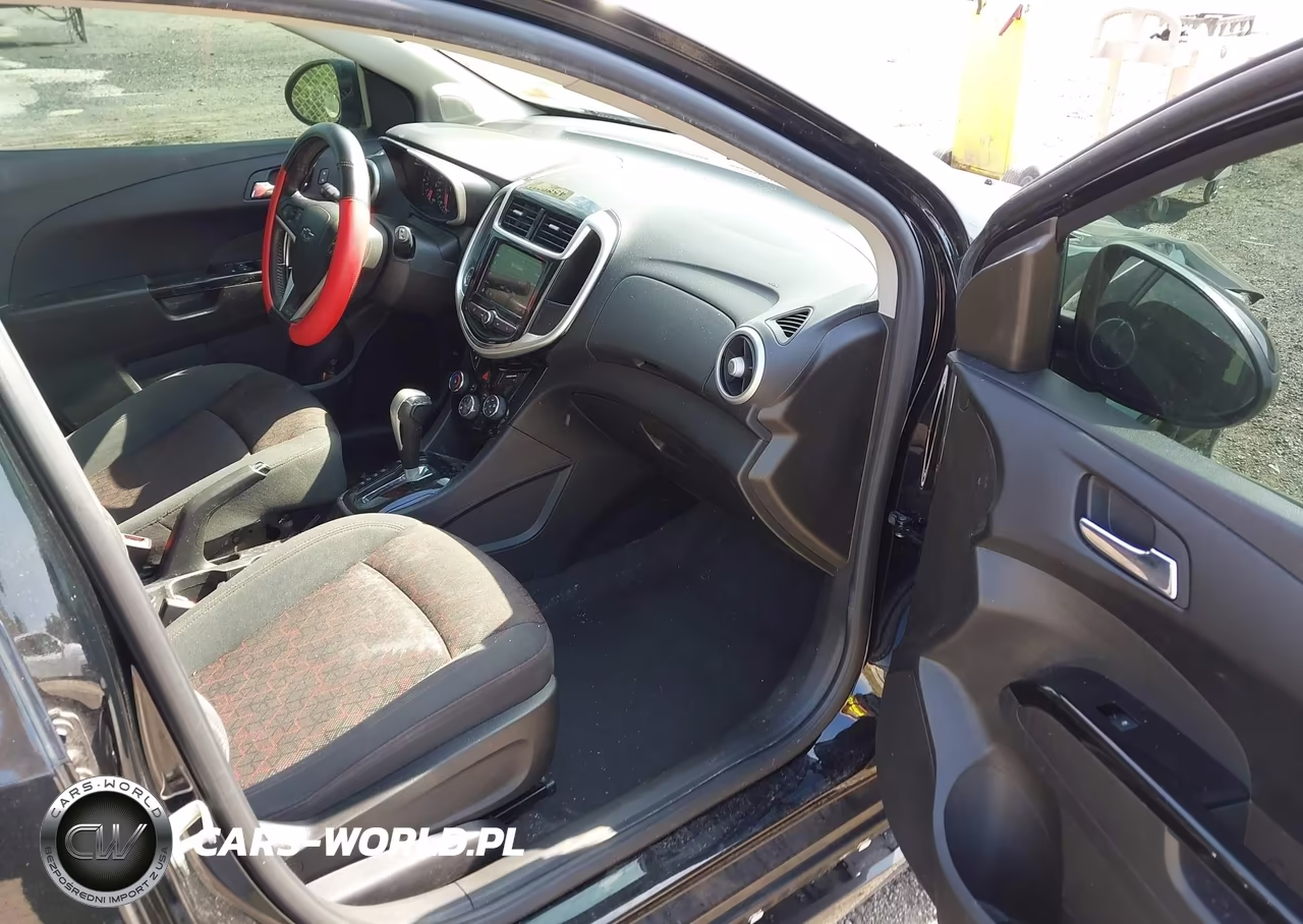 2018 Chevrolet Sonic Lt Auto VIN:1G1JD6SB9J4120070 - 5