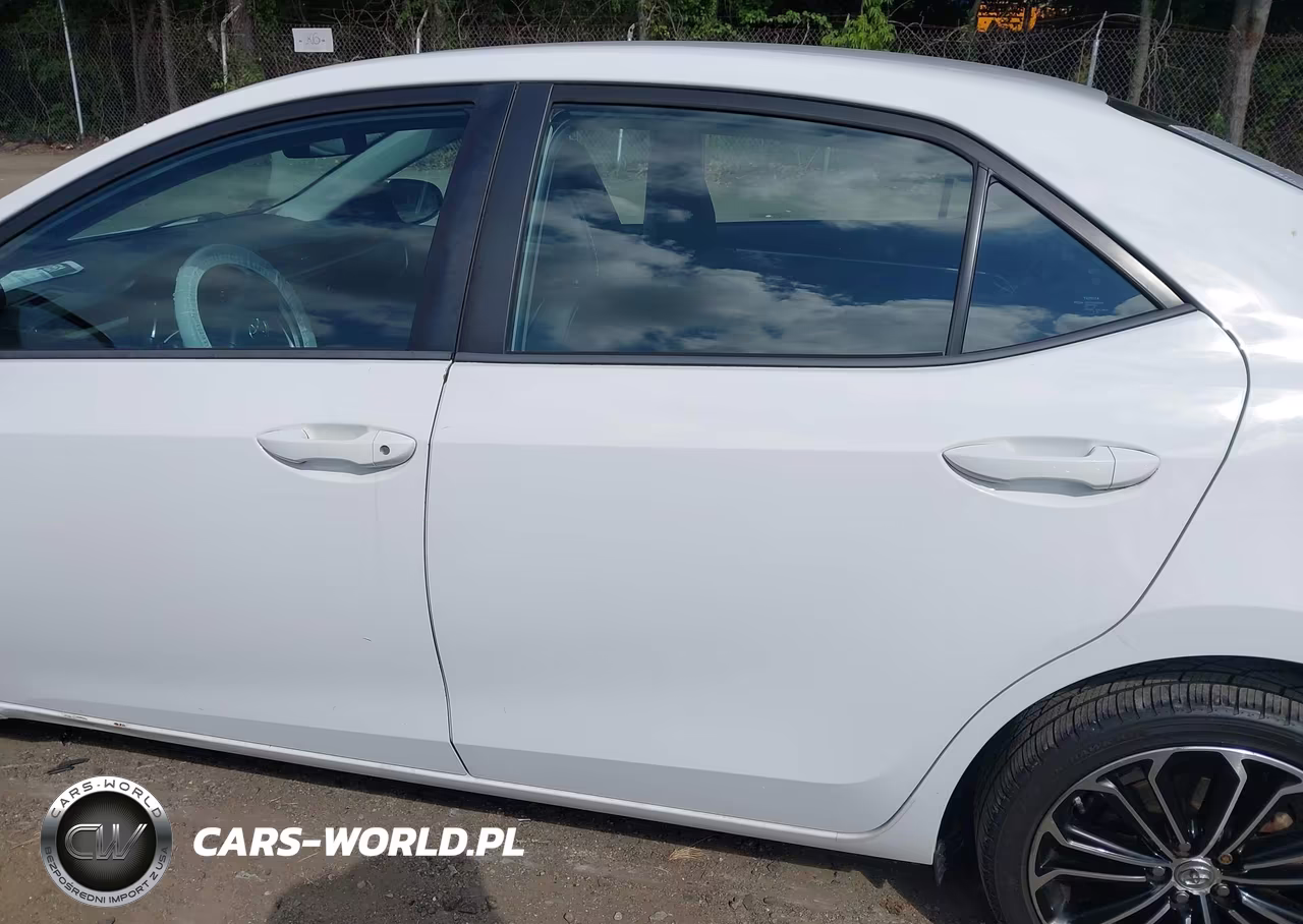 2015 Toyota Corolla S Plus VIN:2T1BURHE8FC342019 - 14