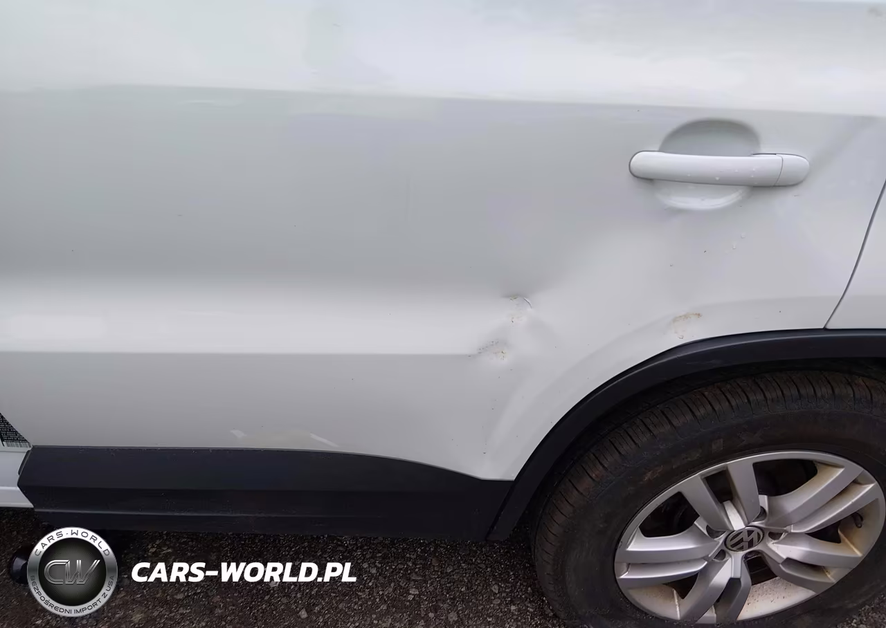 2015 Volkswagen Tiguan S VIN:WVGBV7AX9FW560258 - 6