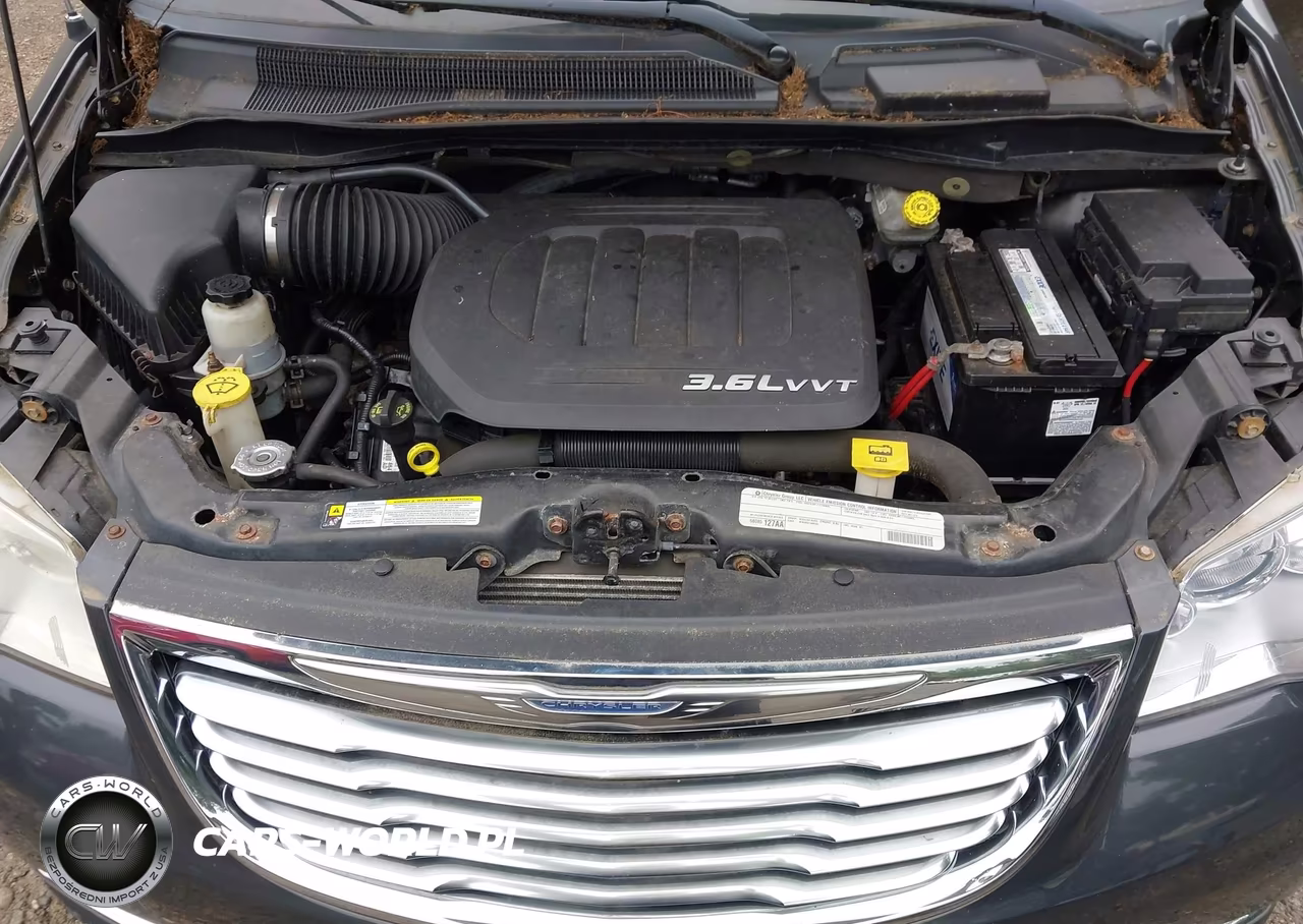 2011 Chrysler Town & Country Touring-L VIN:2A4RR8DG0BR760158 - 10