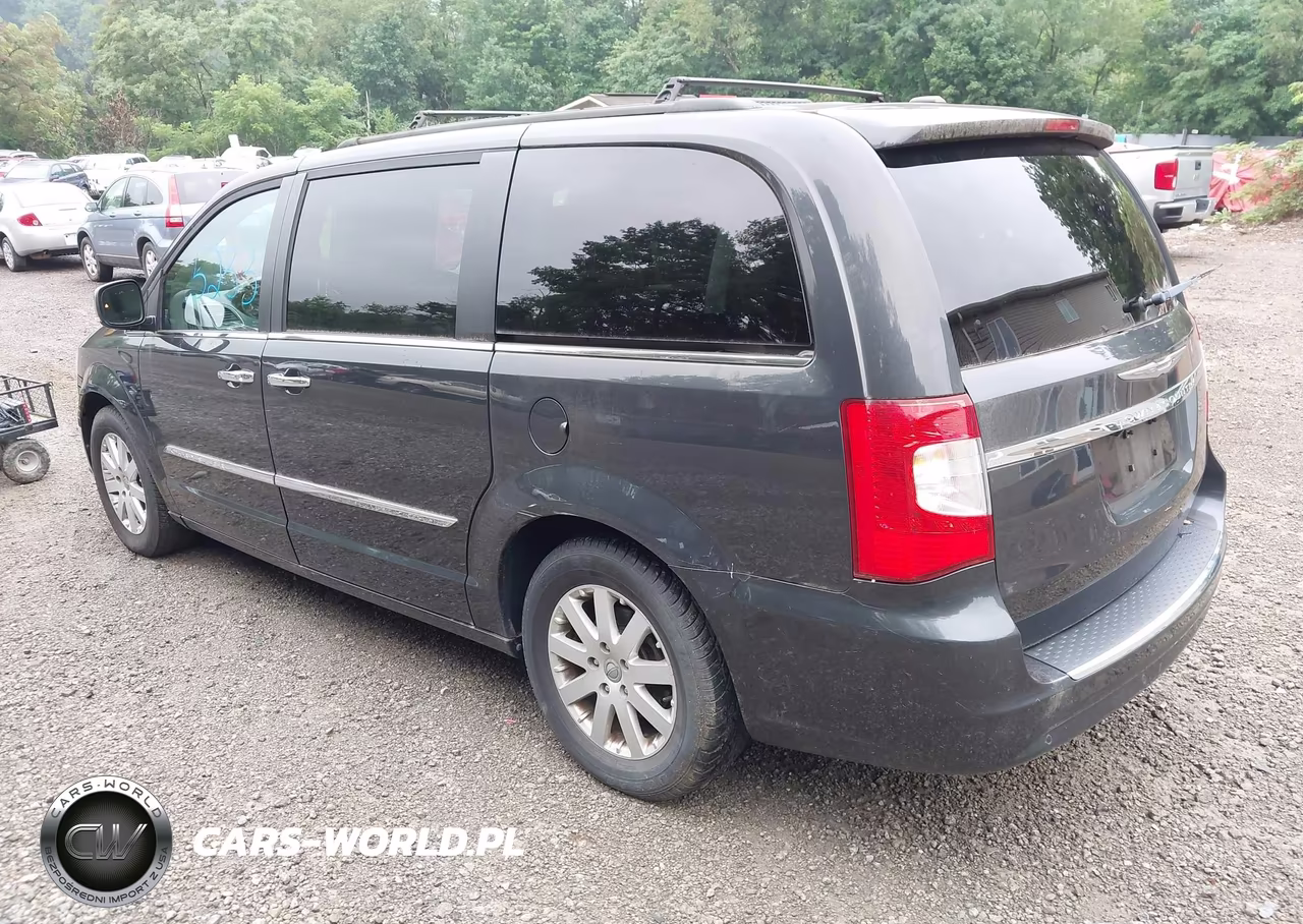 2011 Chrysler Town & Country Touring-L VIN:2A4RR8DG0BR760158 - 3