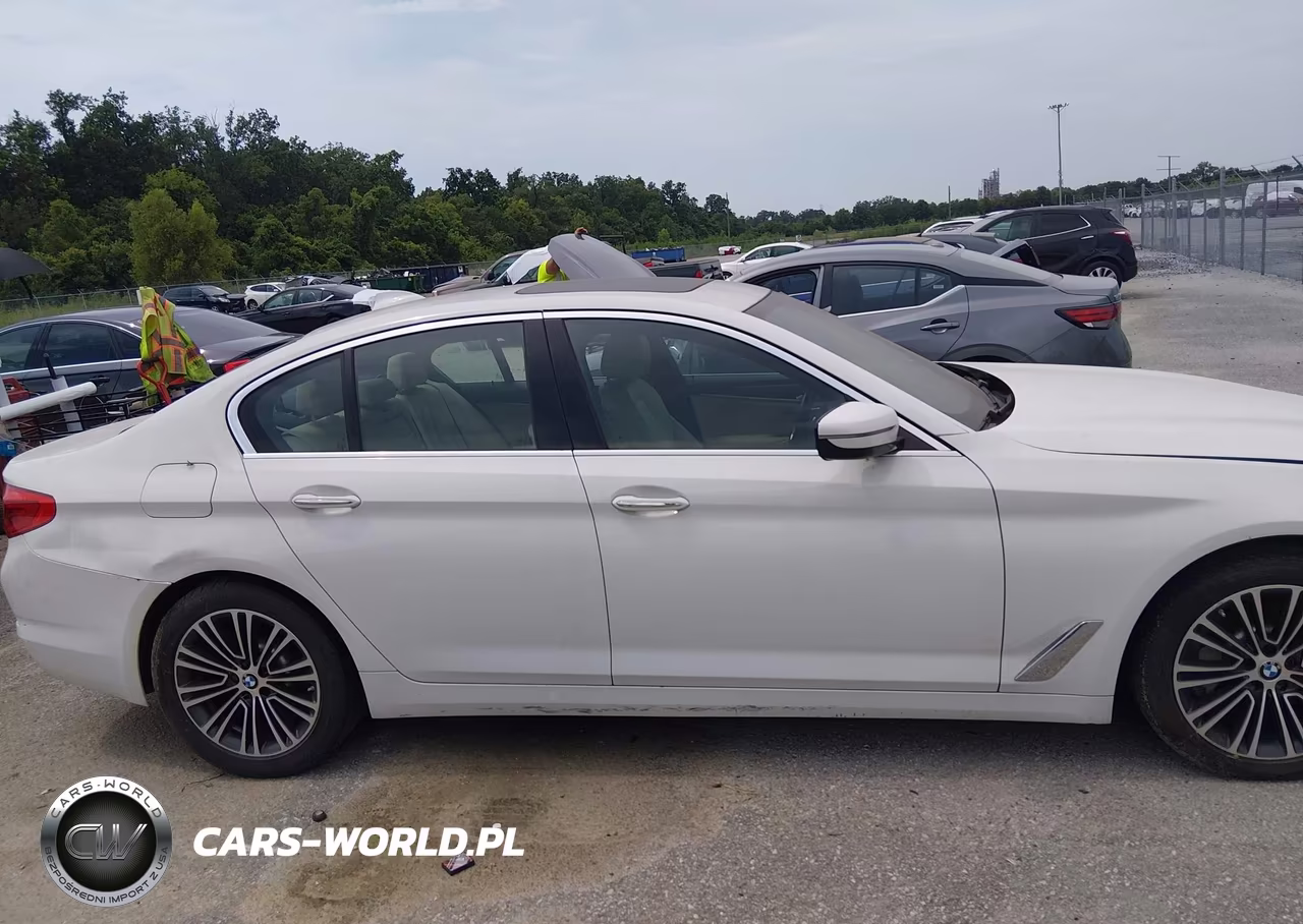 2018 BMW 530I VIN:WBAJA5C57JWA37647 - 13