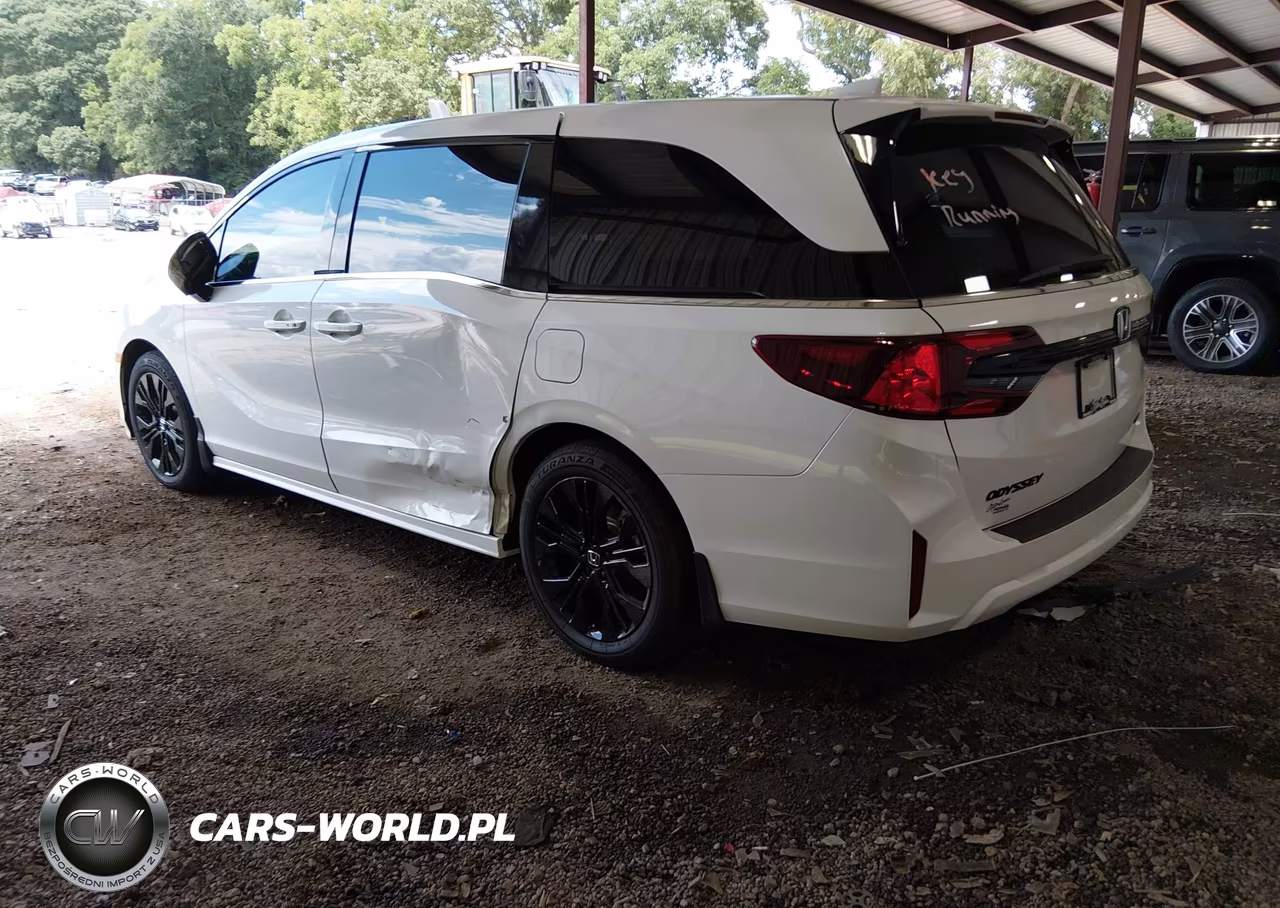 2026 Honda Odyssey Sport-L VIN:5FNRL6H7XTB015808 - 3