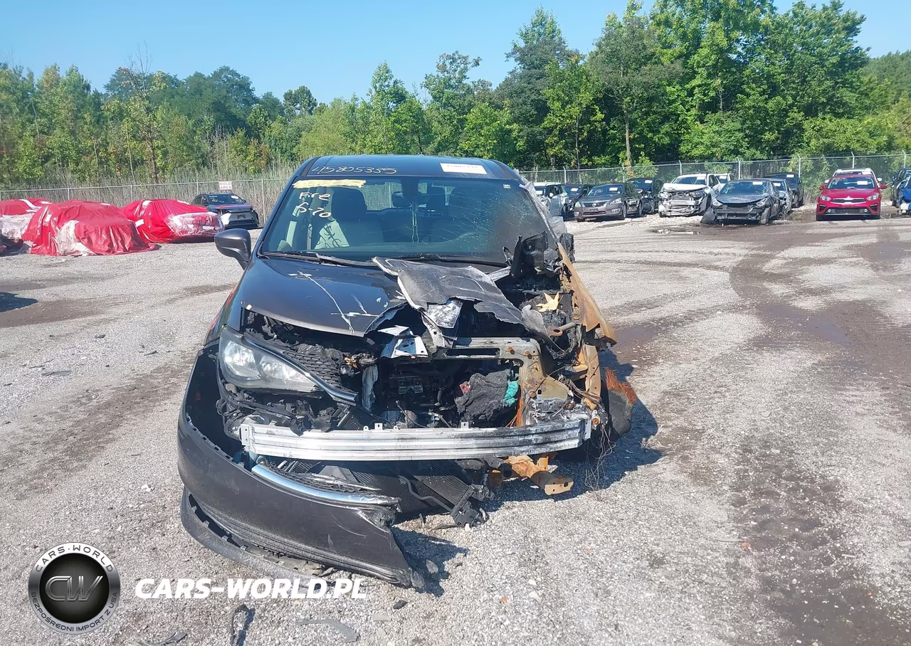 2017 Chrysler Pacifica Touring VIN:2C4RC1DG5HR654067 - 12