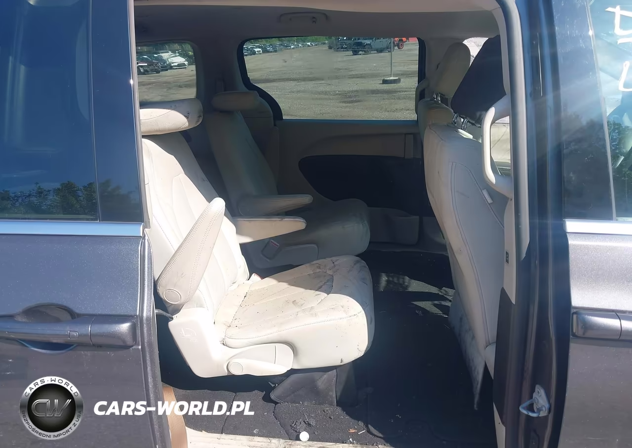 2017 Chrysler Pacifica Touring VIN:2C4RC1DG5HR654067 - 8