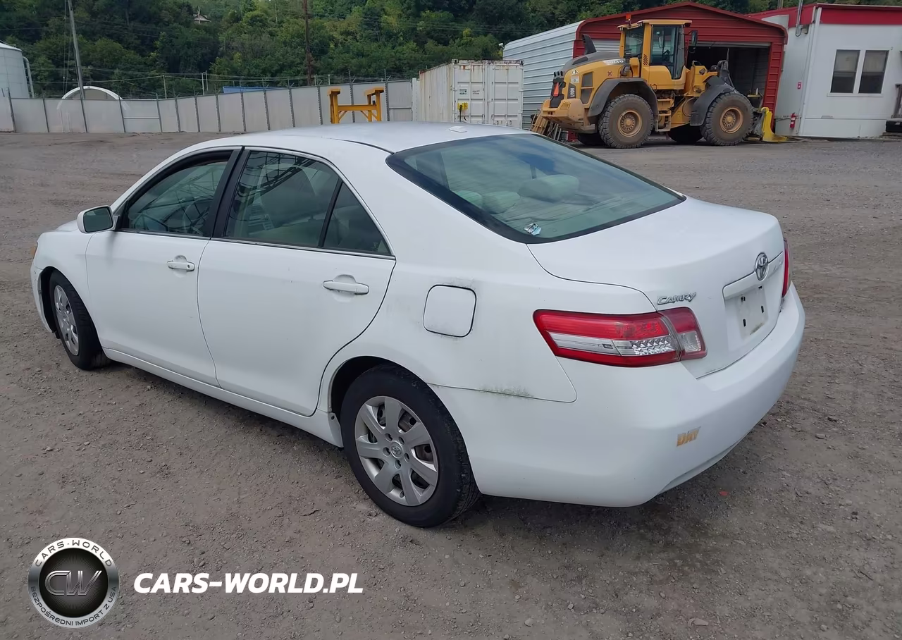 2010 Toyota Camry Le VIN:4T1BF3EK4AU564338 - 3