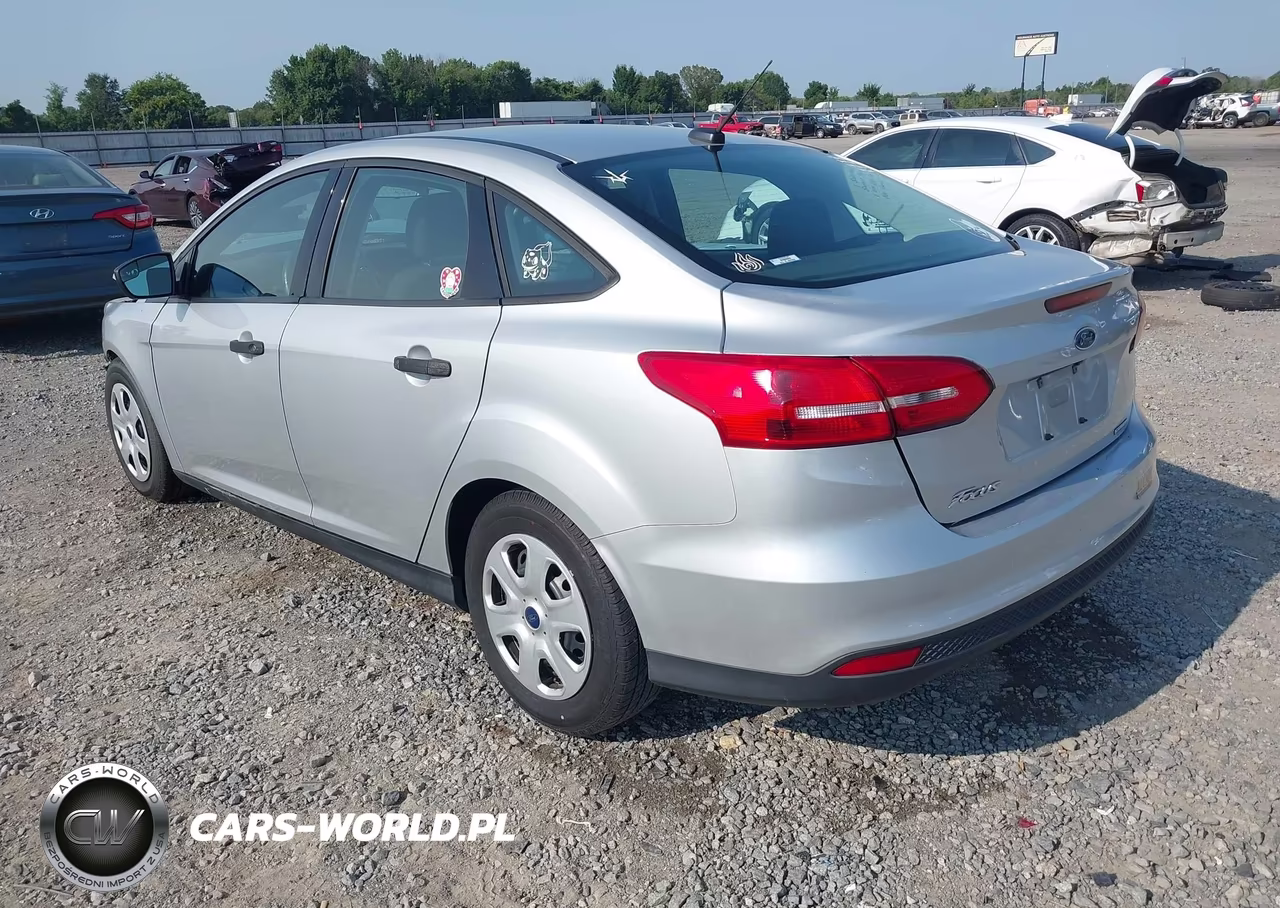 2016 Ford Focus S VIN:1FADP3E23GL355929 - 3