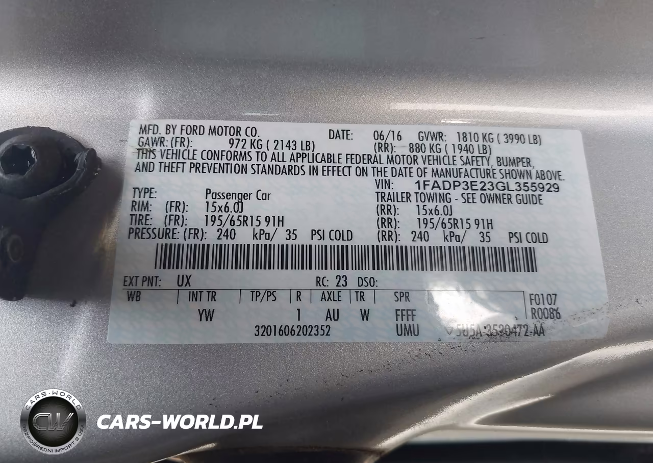 2016 Ford Focus S VIN:1FADP3E23GL355929 - 9