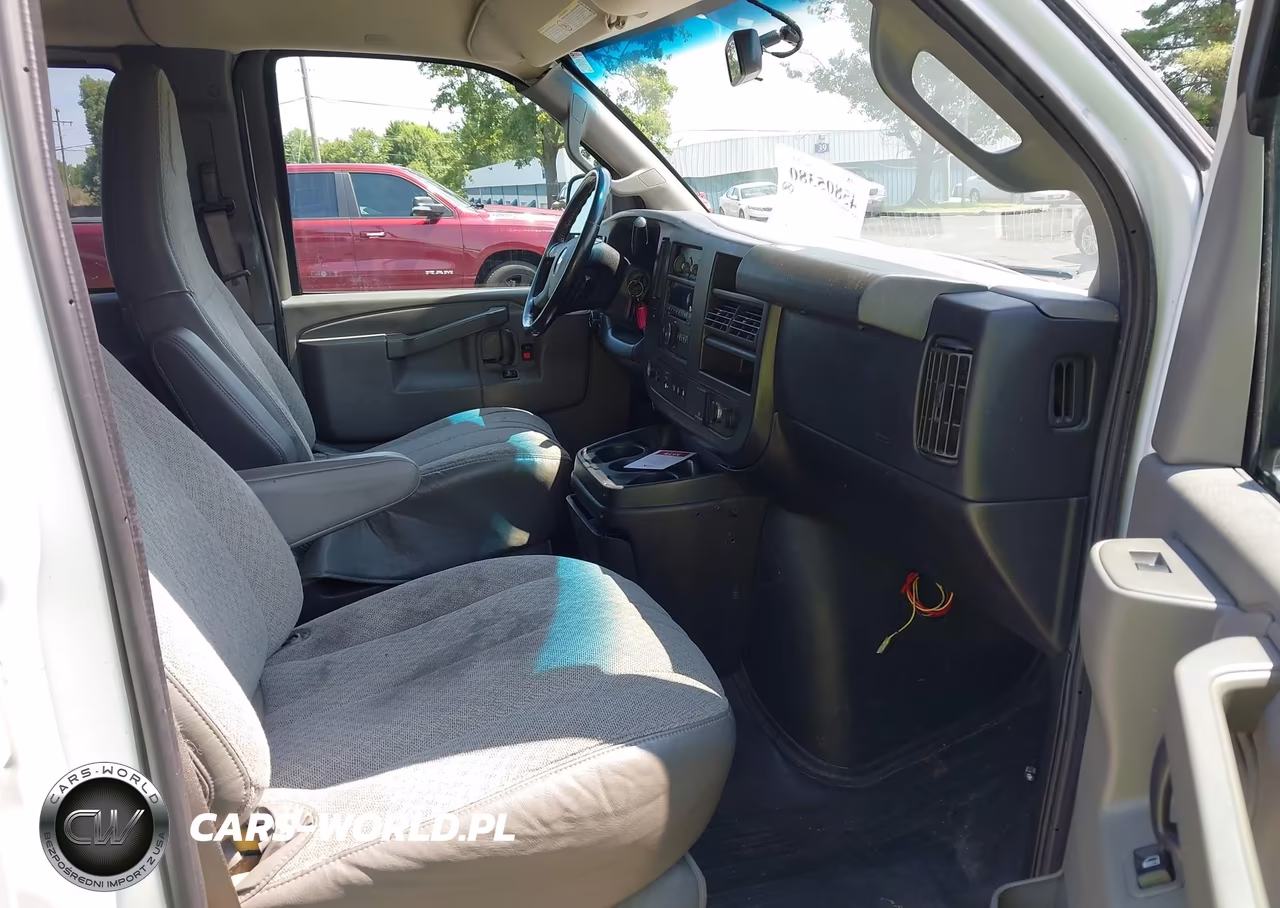 2017 Chevrolet Express 3500 Lt VIN:1GAZGPFF0H1266544 - 5