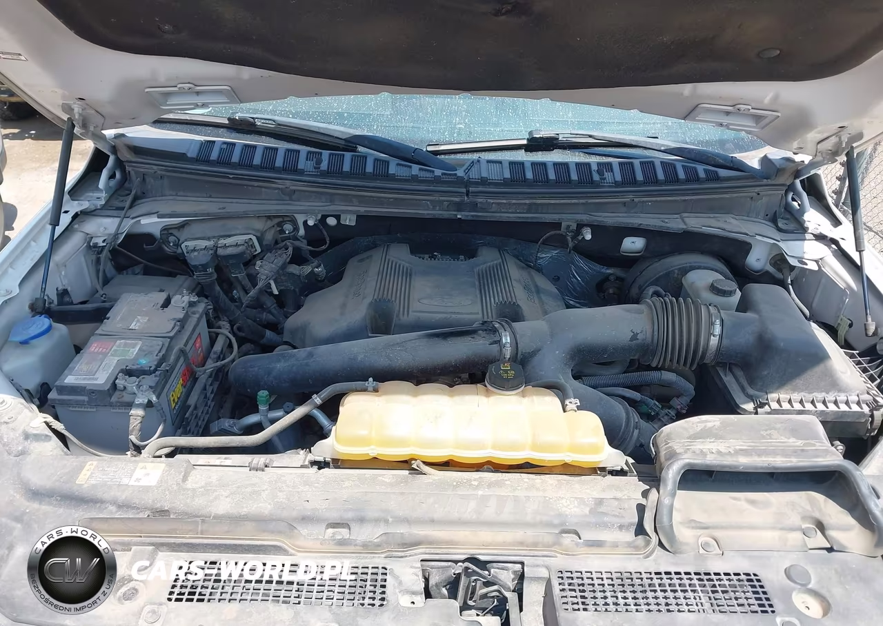 2018 Ford Expedition Xlt VIN:1FMJU1HT8JEA17660 - 10