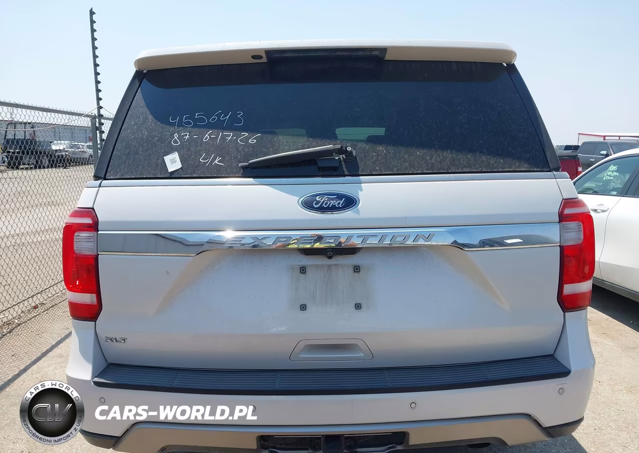 2018 Ford Expedition Xlt VIN:1FMJU1HT8JEA17660 - 16