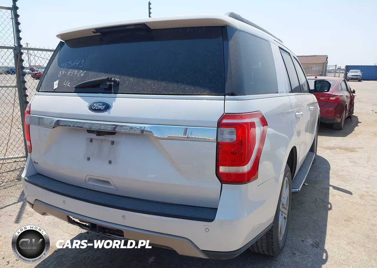 2018 Ford Expedition Xlt VIN:1FMJU1HT8JEA17660 - 4