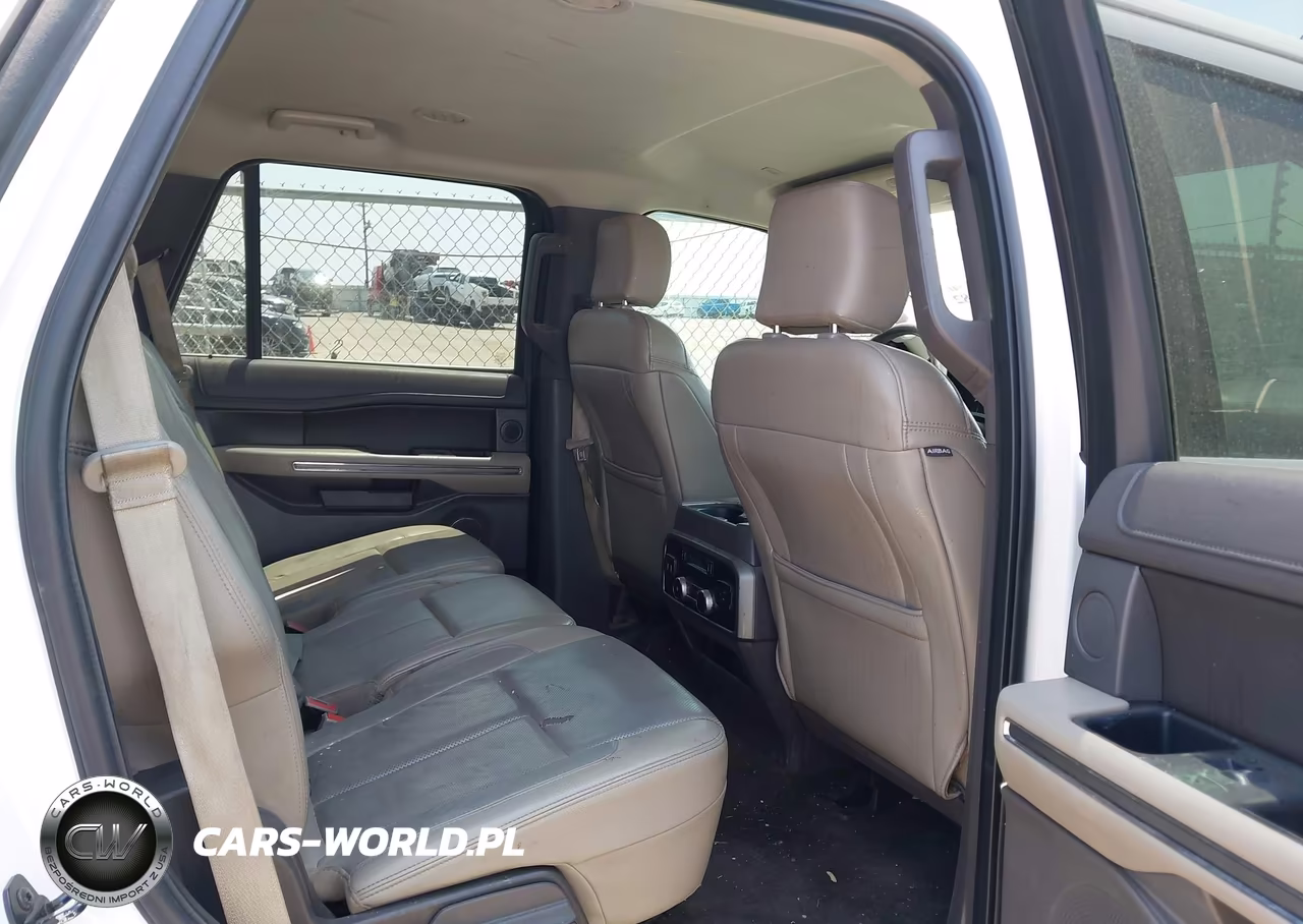 2018 Ford Expedition Xlt VIN:1FMJU1HT8JEA17660 - 8
