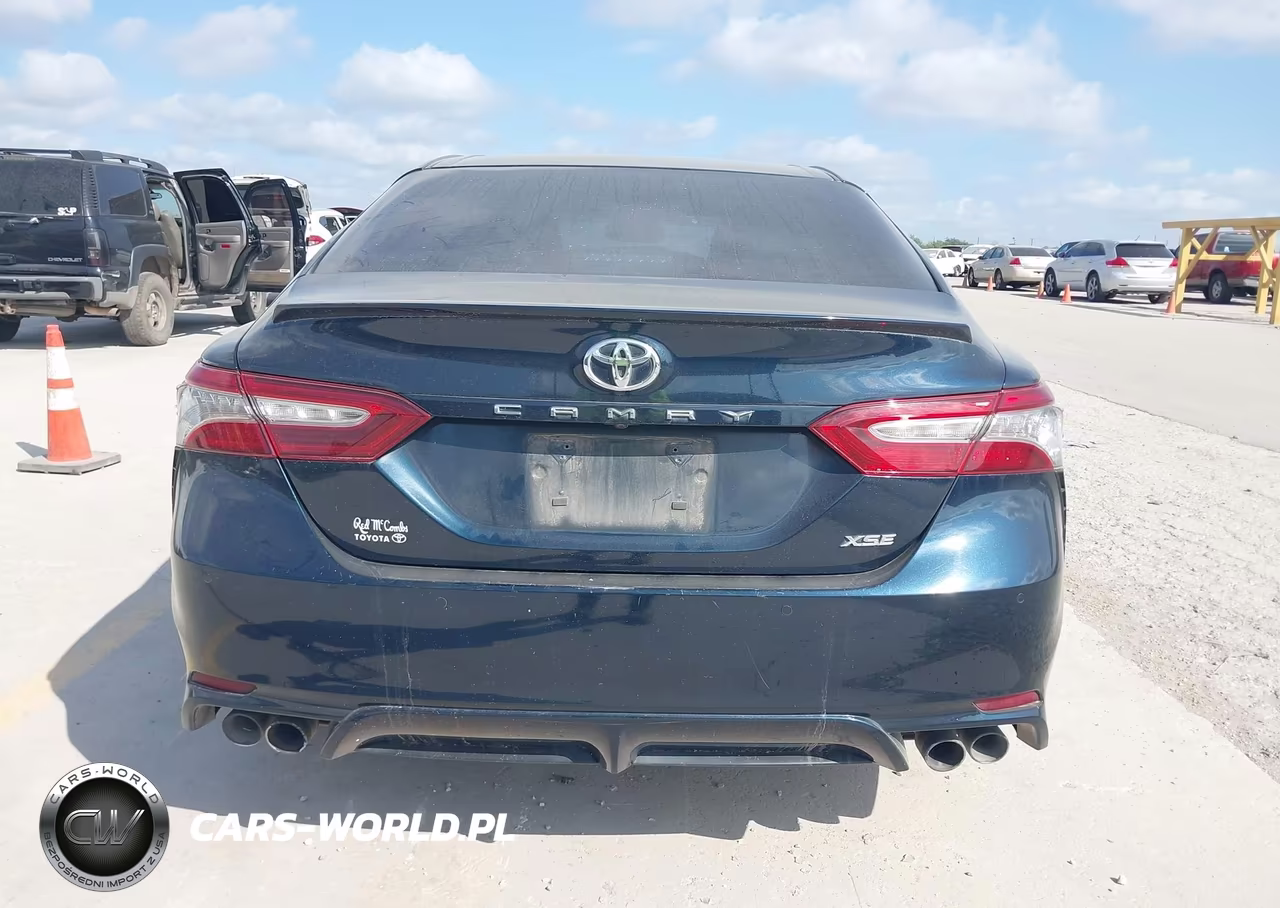2018 Toyota Camry Xse VIN:4T1B61HK6JU650203 - 17