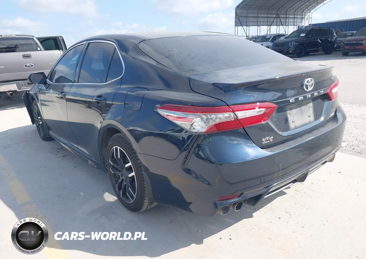 2018 Toyota Camry Xse VIN:4T1B61HK6JU650203 - 3