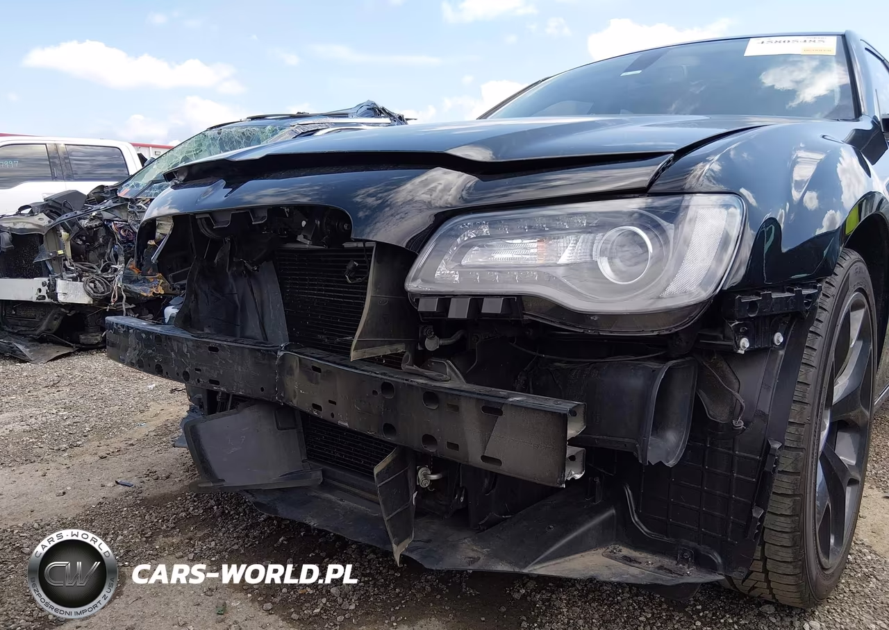 2022 Chrysler 300 Touring VIN:2C3CCAAG5NH268409 - 6
