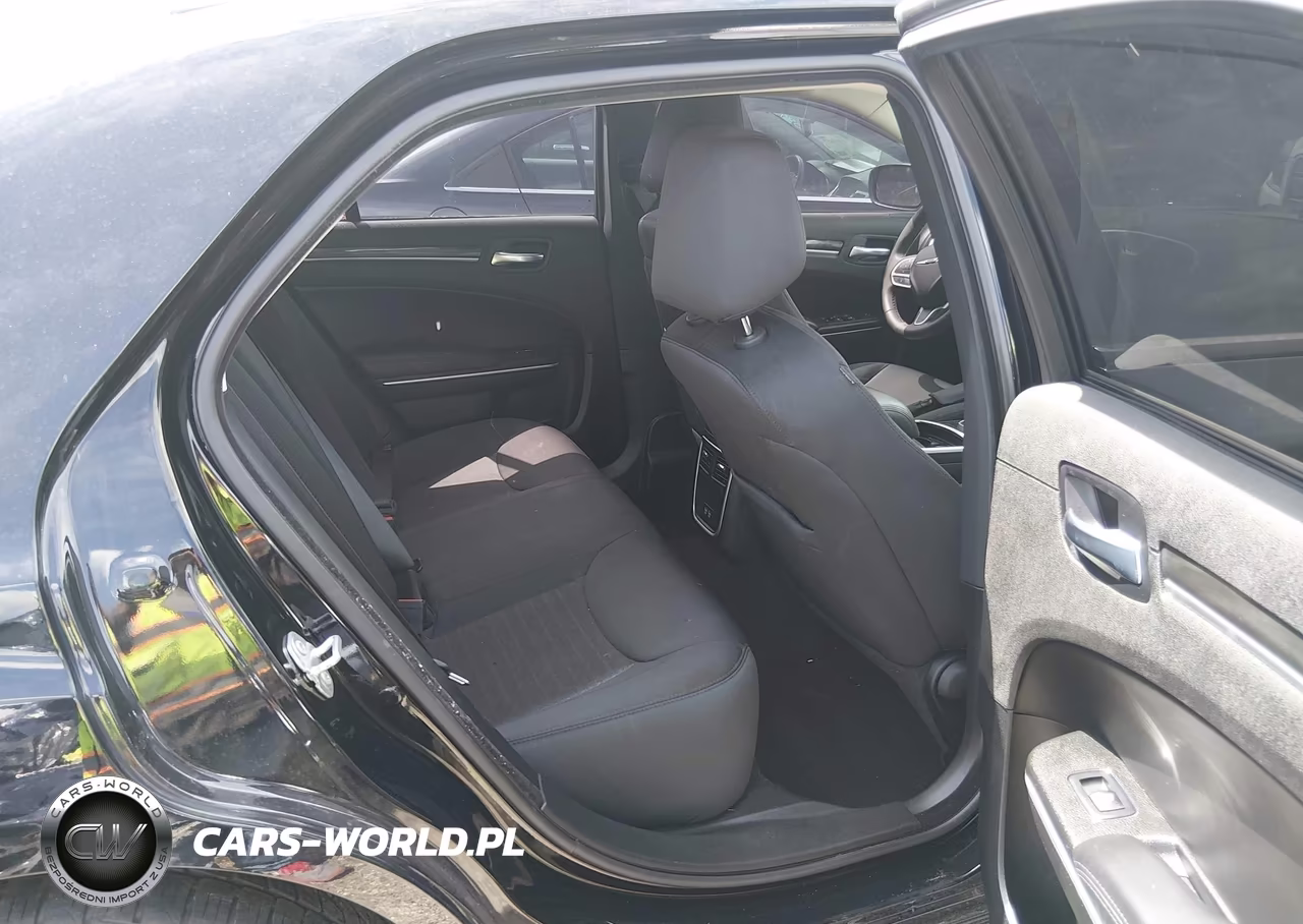 2022 Chrysler 300 Touring VIN:2C3CCAAG5NH268409 - 8
