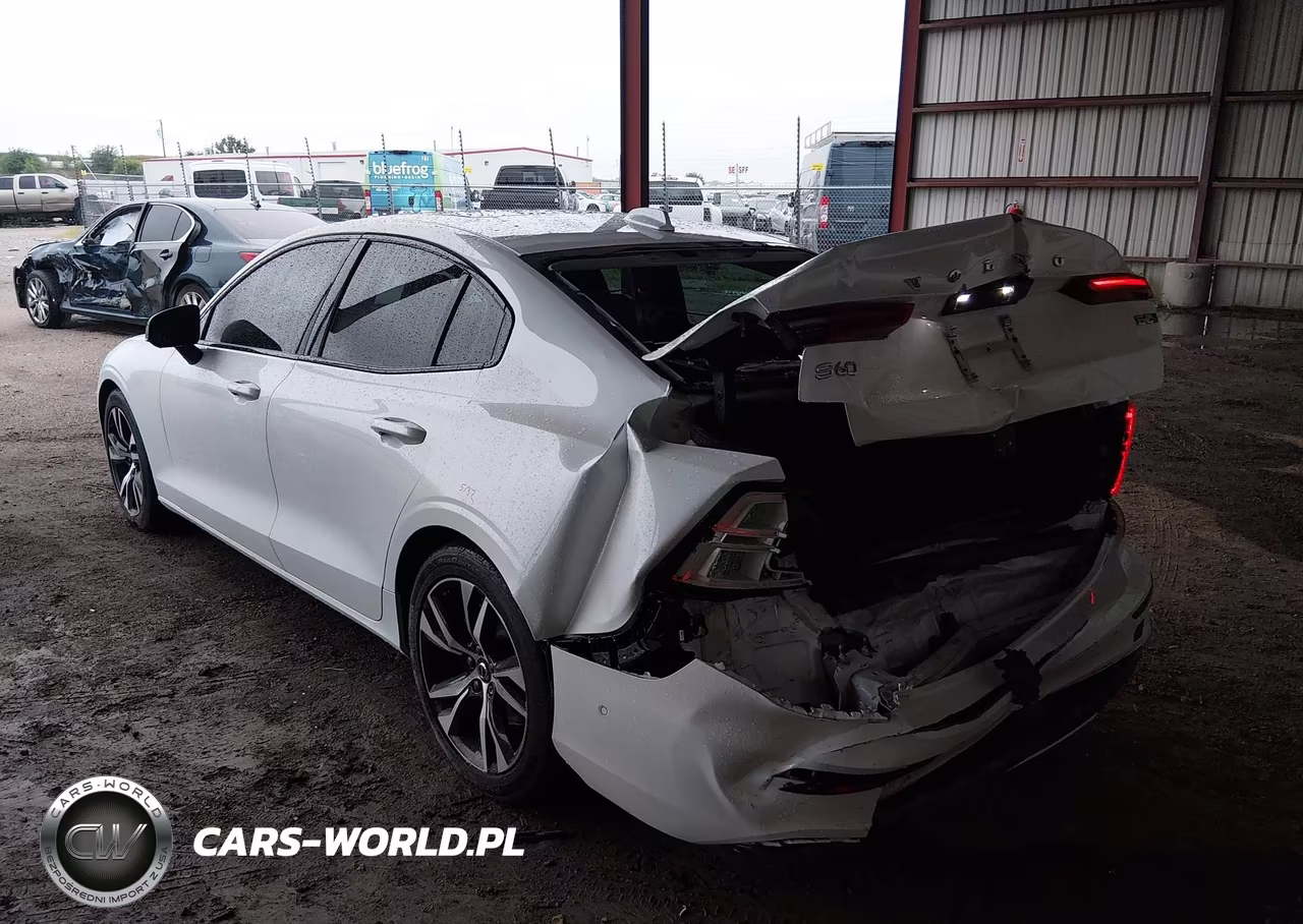 2024 Volvo S60 B5 Plus Dark Theme VIN:7JRL12TL8RG317560 - 3