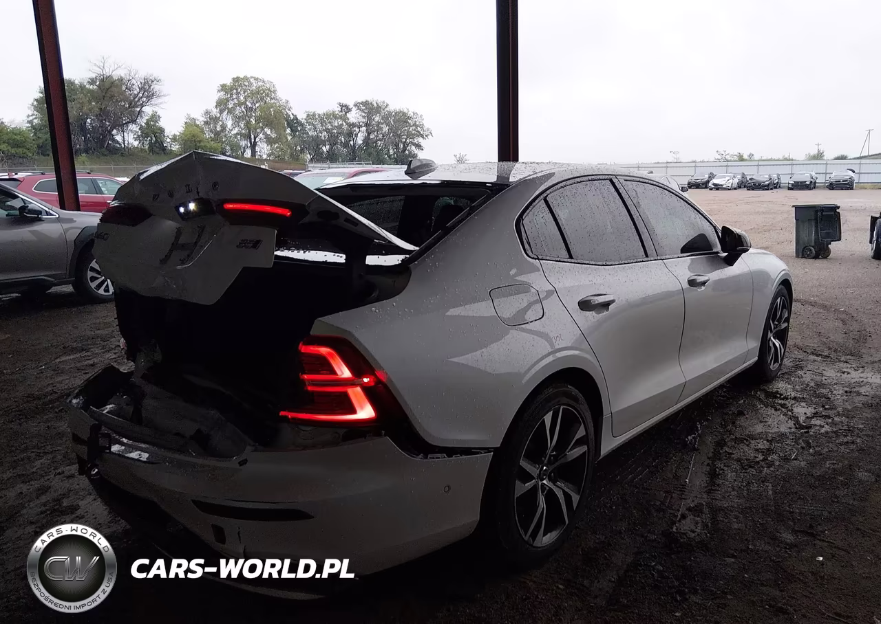 2024 Volvo S60 B5 Plus Dark Theme VIN:7JRL12TL8RG317560 - 4