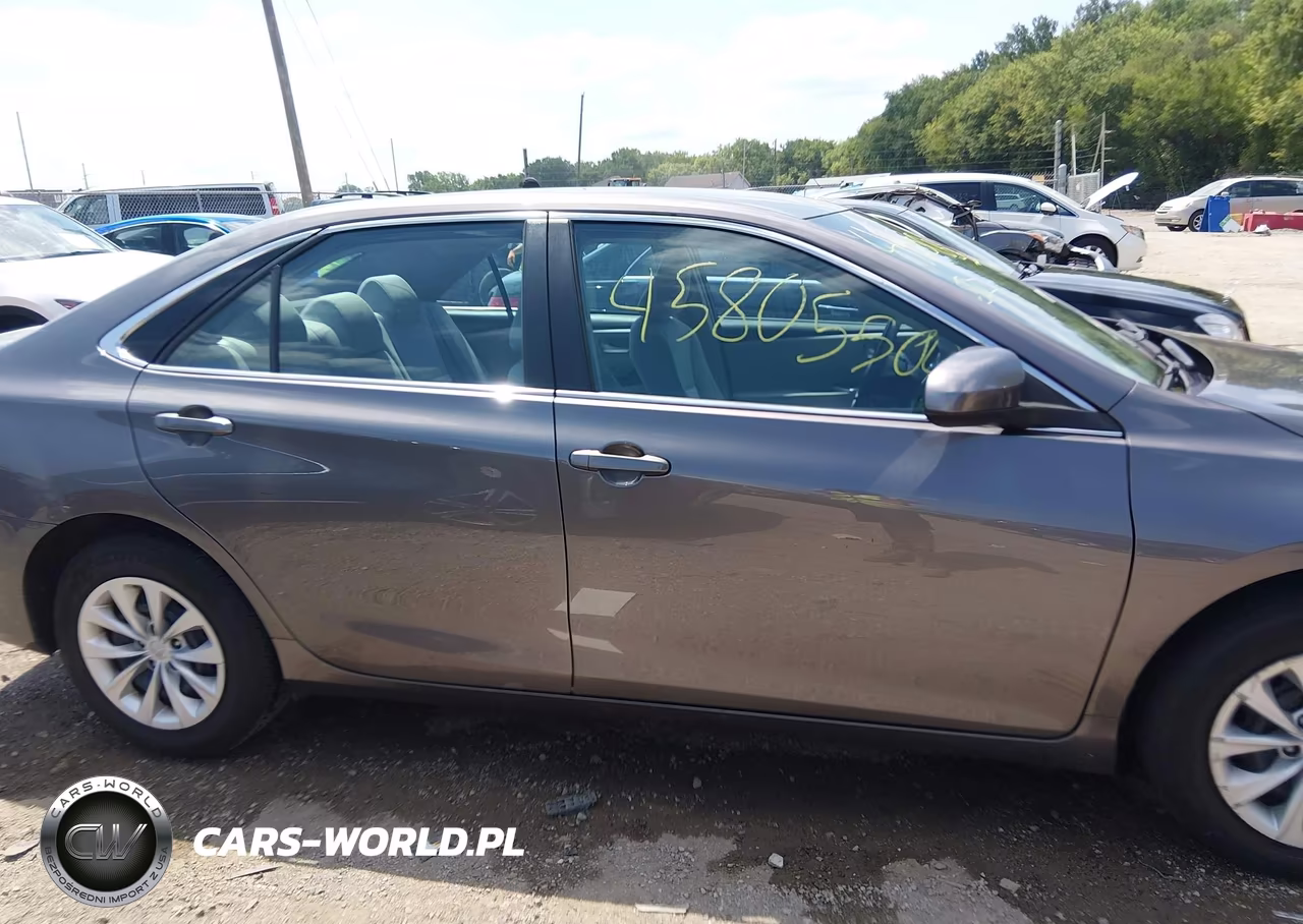 2016 Toyota Camry Le VIN:4T4BF1FK8GR553912 - 13