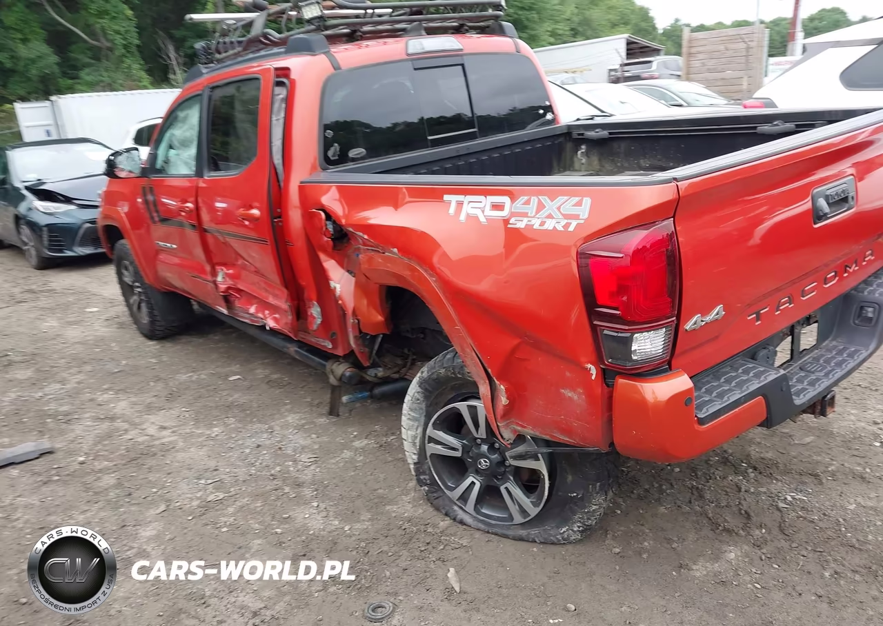 2018 Toyota Tacoma Trd Sport VIN:3TMCZ5AN2JM147168 - 3
