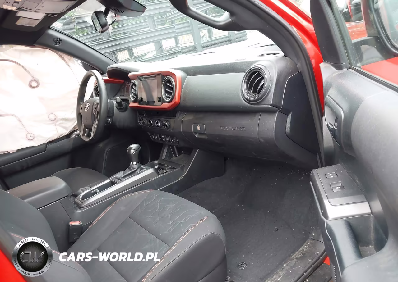 2018 Toyota Tacoma Trd Sport VIN:3TMCZ5AN2JM147168 - 5