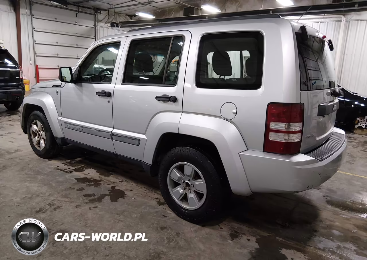 2010 Jeep Liberty Sport VIN:1J4PN2GK7AW143863 - 3
