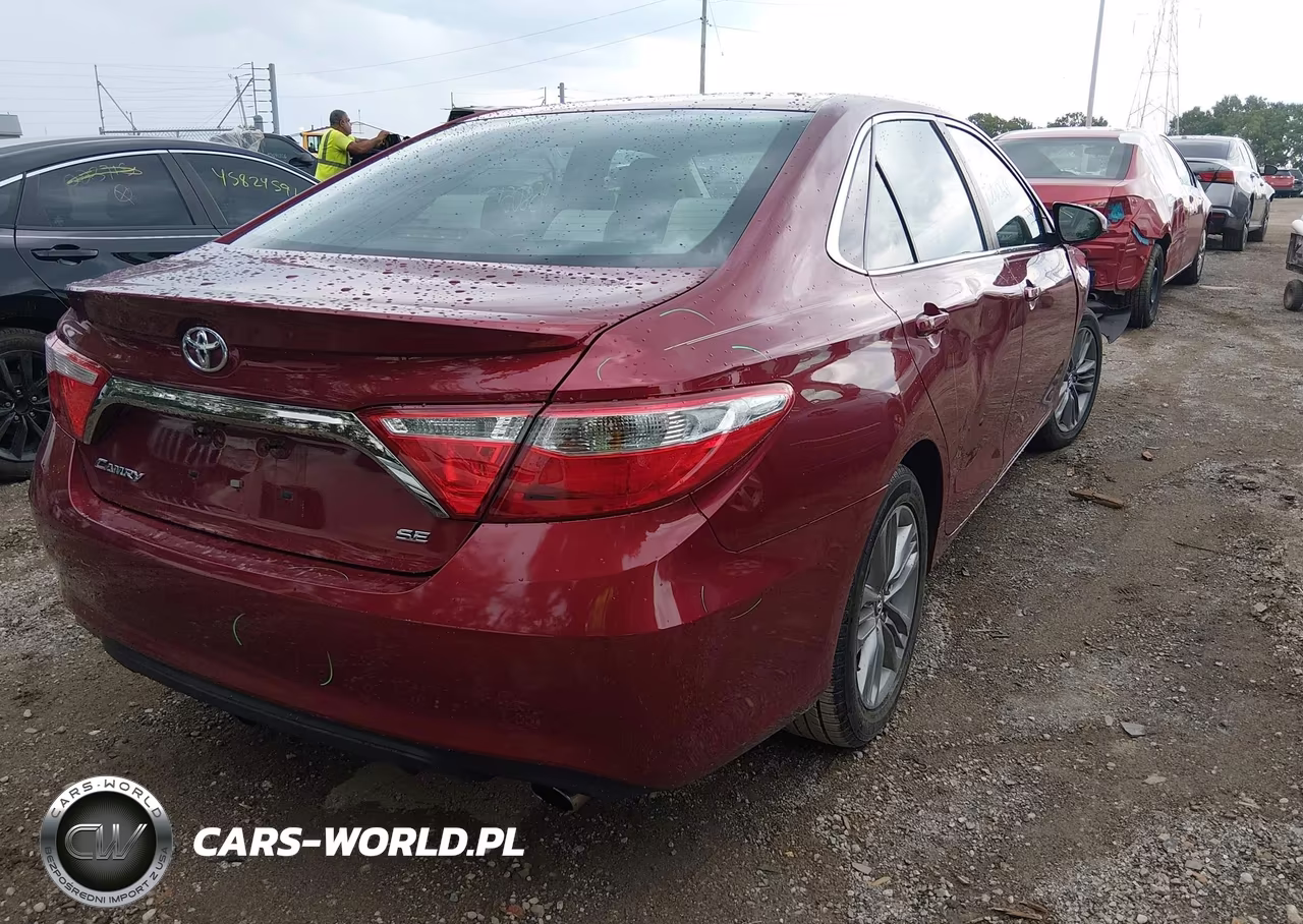 2015 Toyota Camry Se VIN:4T1BF1FK4FU910396 - 4
