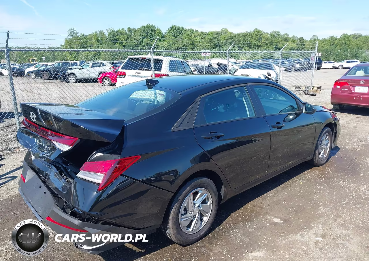 2026 Hyundai Elantra Se VIN:KMHLL4DG6TU254324 - 4