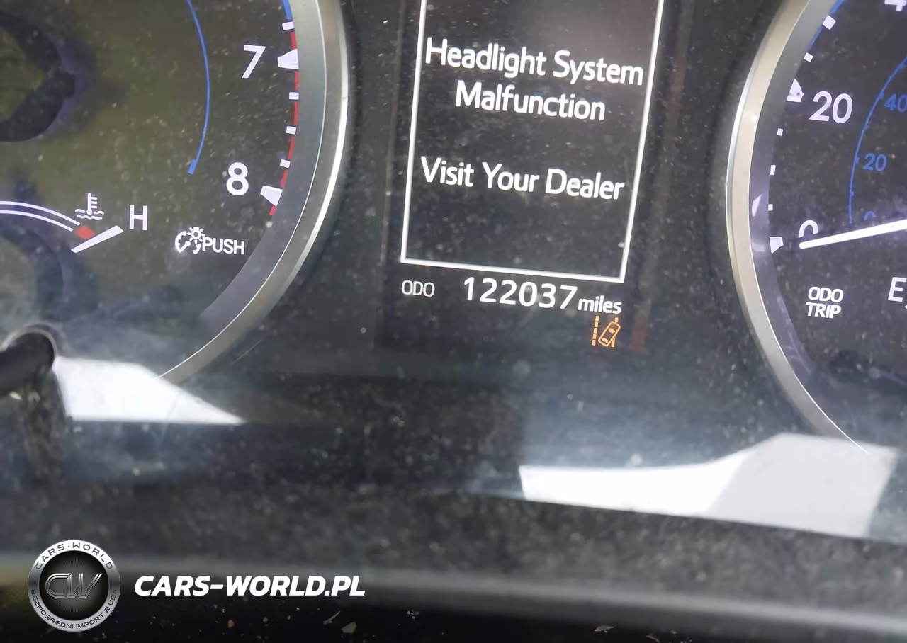 2018 Toyota Highlander Le VIN:5TDBZRFH8JS851526 - 14