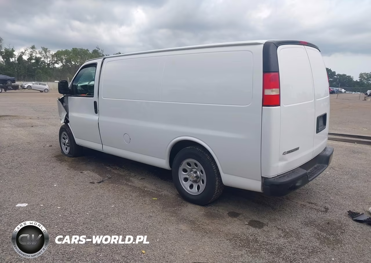 2009 Chevrolet Express Work Van VIN:1GCFG15X991149497 - 3