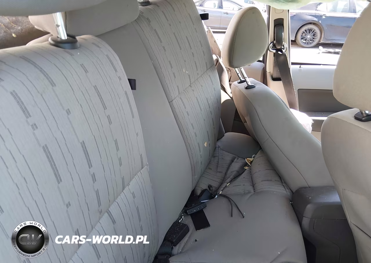 2010 Ford Focus Se VIN:1FAHP3FN8AW154043 - 8