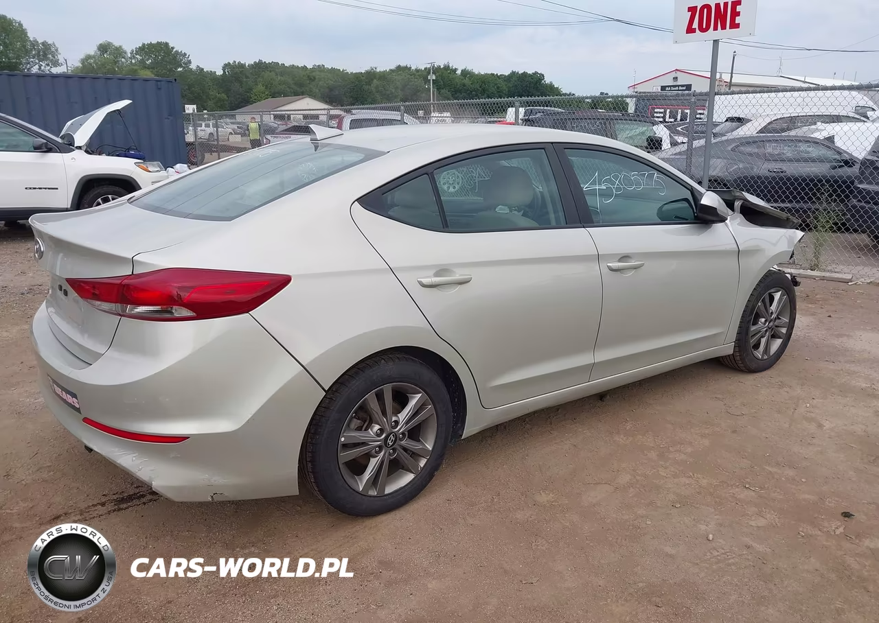 2018 Hyundai Elantra Sel VIN:5NPD84LF5JH268189 - 4