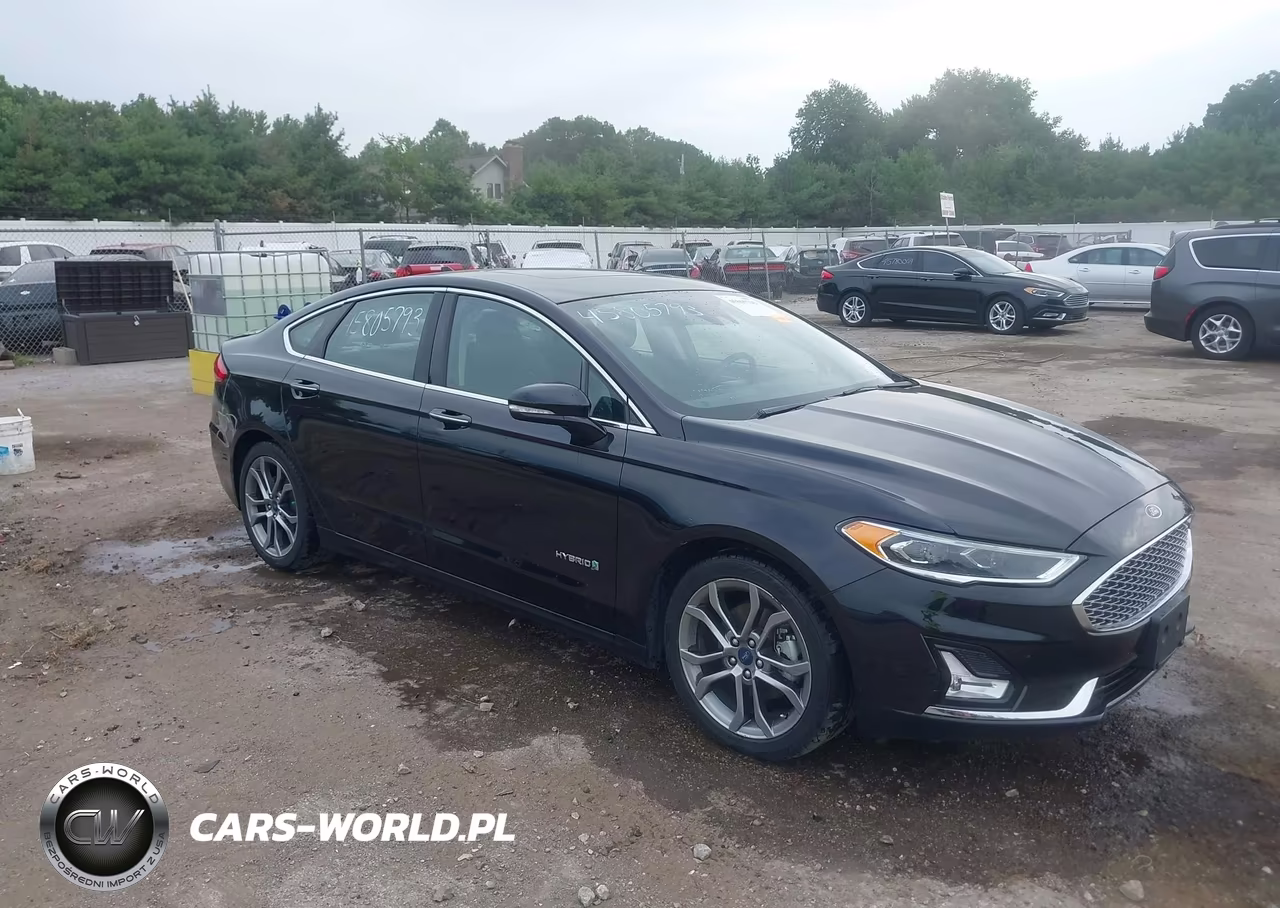 2019 Ford Fusion Hybrid Titanium – zdjęcie 1 z 17