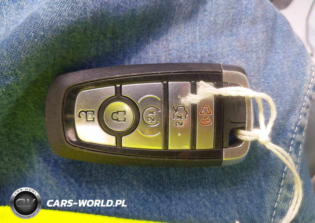 2019 Ford Fusion Hybrid Titanium VIN:3FA6P0RU3KR235609 - 11