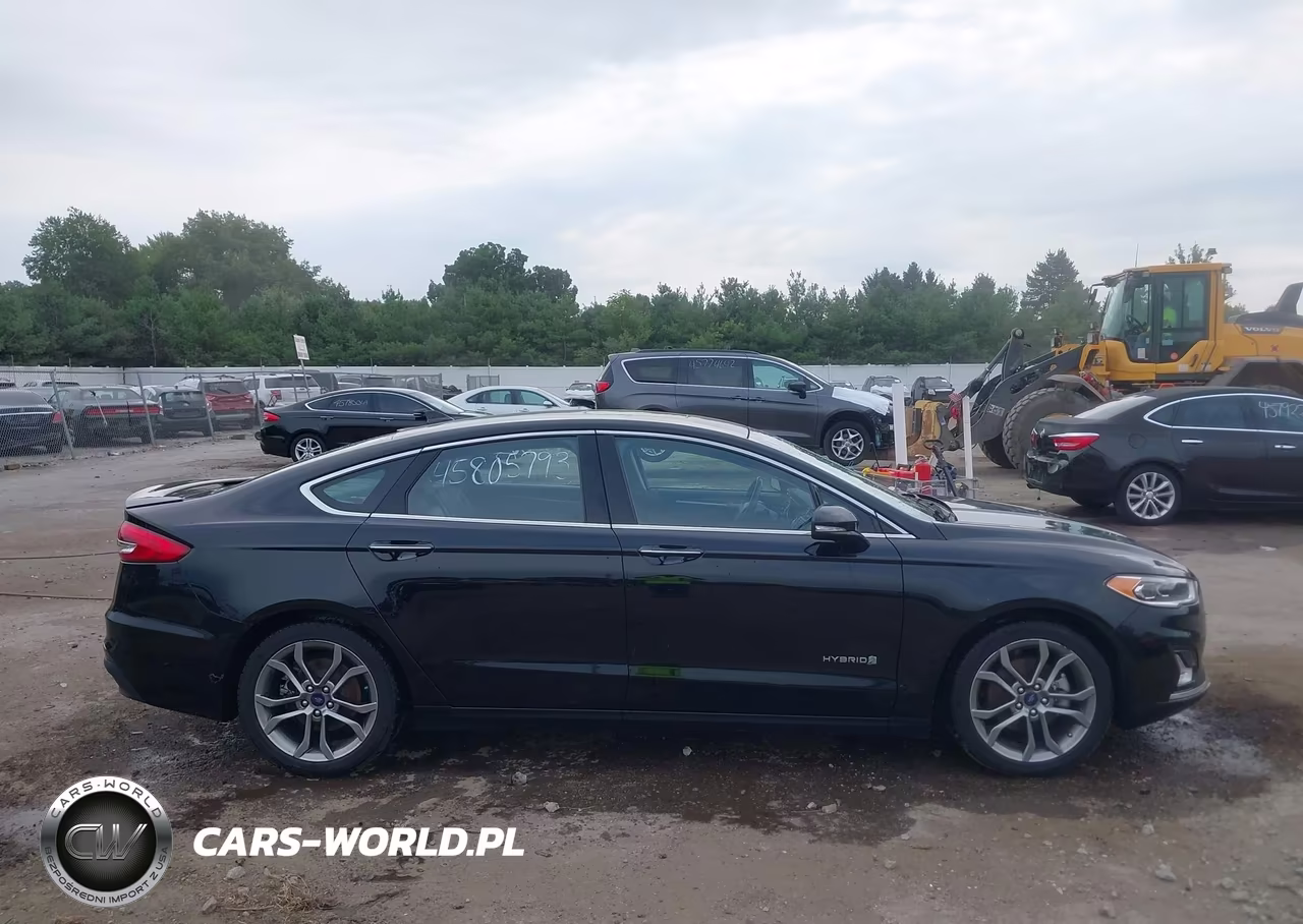 2019 Ford Fusion Hybrid Titanium VIN:3FA6P0RU3KR235609 - 13