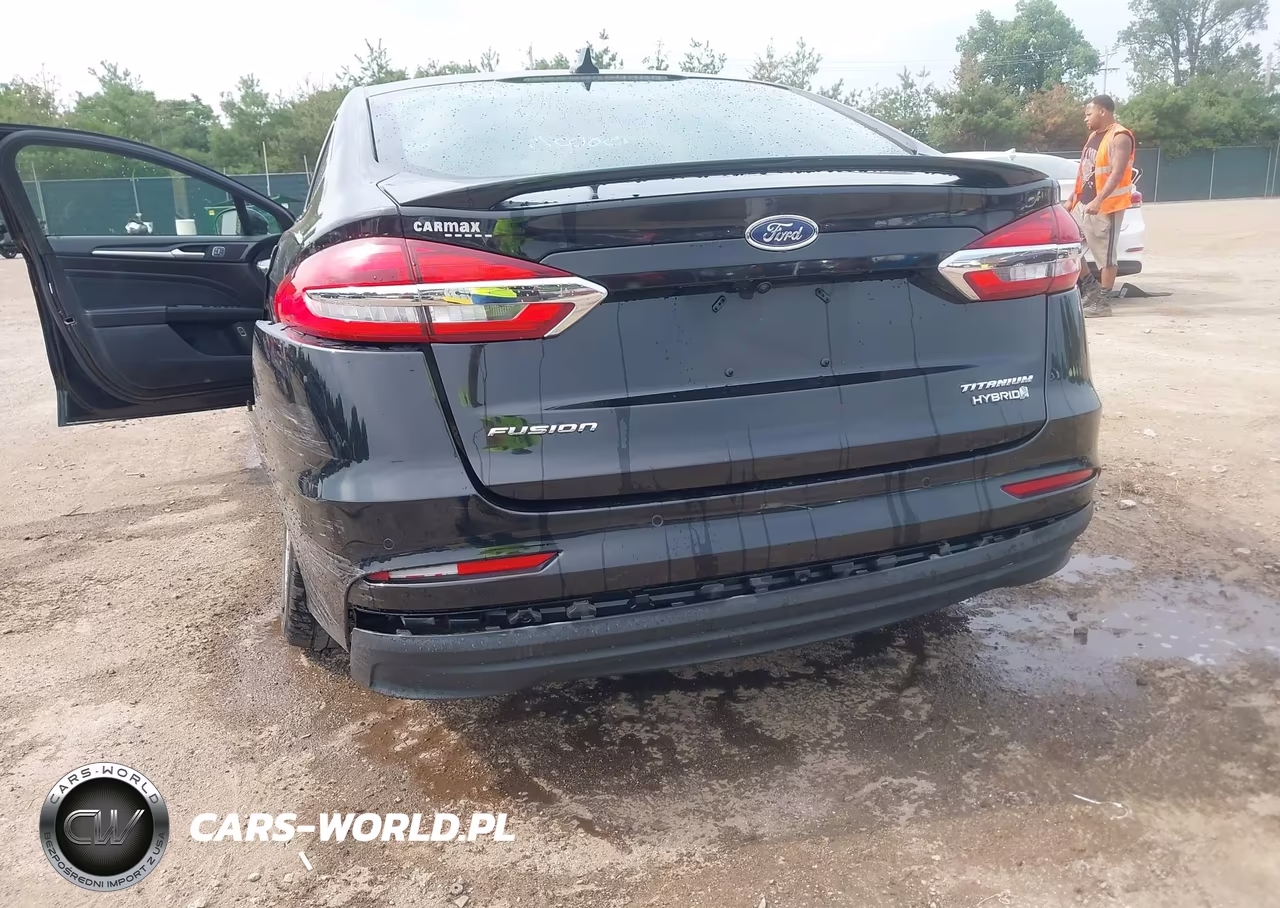 2019 Ford Fusion Hybrid Titanium VIN:3FA6P0RU3KR235609 - 17